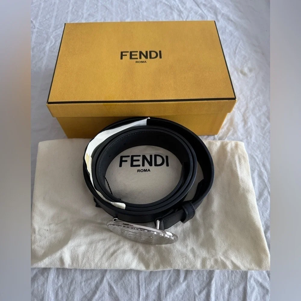Authentic Fendi Men’s Leather Belt Black Large Silver Oval Buckle Size 100 (40)